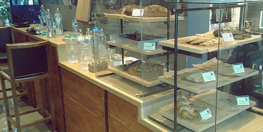 Υαλοκατασκευή έκθεσης τροφίμων