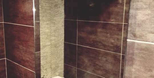 Κρεμαστός καθρέπτης μπάνιου