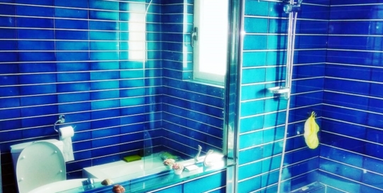 Κρεμαστός καθρέπτης μπάνιου