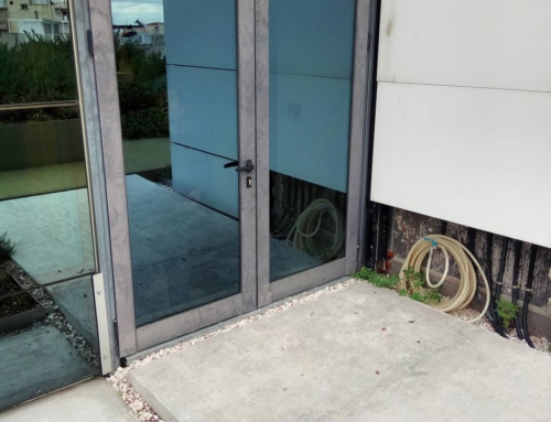 Πόρτα εισόδου με ενεργειακό κρύσταλλο