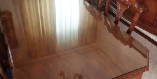 Πολύγωνο τζάμι τραπεζιού