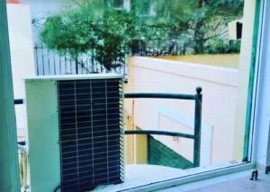 Βιτρίνα 8 χιλιοστών