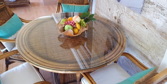 Τζάμι για στρογγυλό ξύλινο τραπέζι